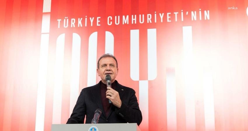 Mersin Büyükşehir Belediye Başkanı Vahap Seçer, Büyükşehir tarafından düzenlenen ‘Türkiye Cumhuriyeti’nin