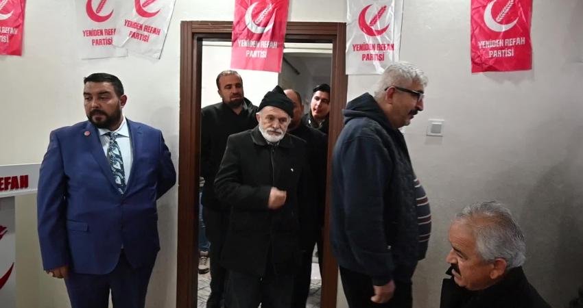 Yeniden Refah Partisi Genel Başkan Yardımcısı Suat Kılıç, akaryakıtın litresine