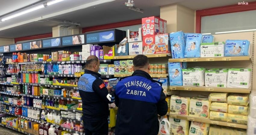 Mersin Yenişehir Belediyesi Zabıta Müdürlüğü ekipleri, Aydınlıkevler Mahallesi’nde yaptığı denetimlerde