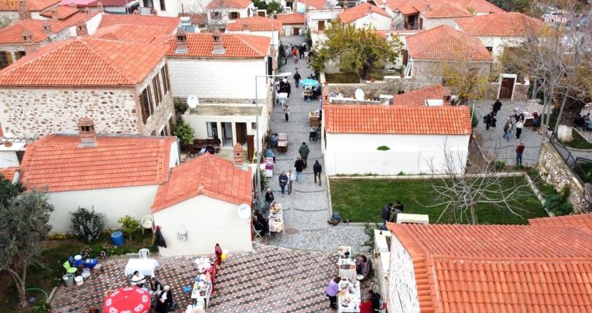 Narlıdere’nin yaşayan müzesi Tarihi Yukarıköy, bu hafta sonu da İzmirlilerin