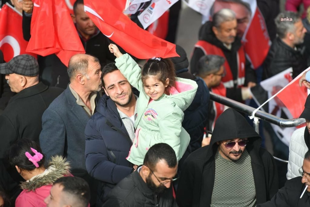 mansur-yavas-mamakta-eger-bir-belediye-baskani-kendi-ilcesinde-destege-ihtiyaci-olanlari-bilmiyorsa-orada-nasil-yoneticilik-yapiyor-hodri-meydan-cevre-bakanligindan-mi-alacak-nereden