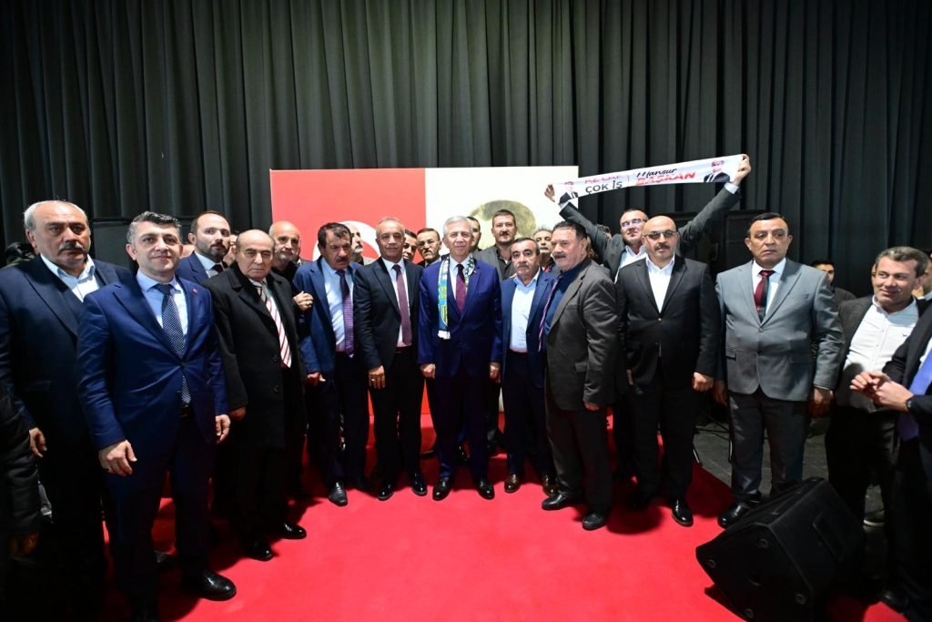 mansur-yavas-gerekirse-ben-otobuslerimi-oralardan-cekecegim-hic-olmazsa-esnaf-da-alin-terini-hak-ettigi-gibi-kazansin