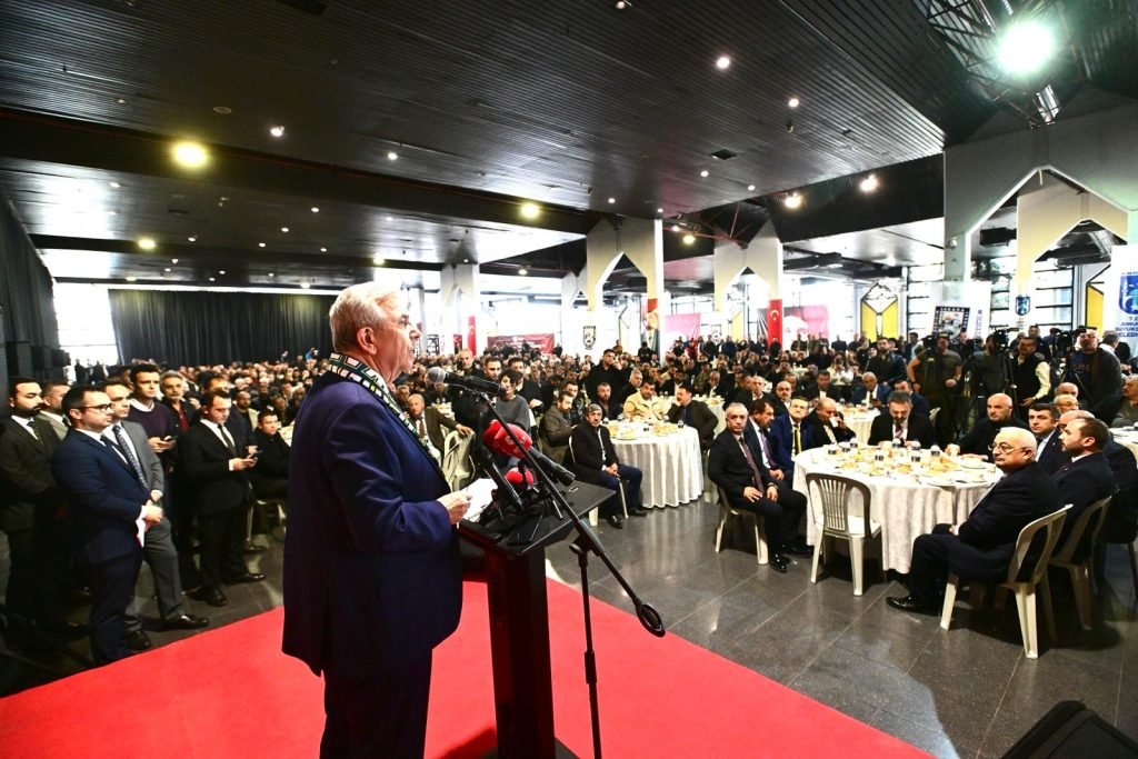 mansur-yavas-gerekirse-ben-otobuslerimi-oralardan-cekecegim-hic-olmazsa-esnaf-da-alin-terini-hak-ettigi-gibi-kazansin
