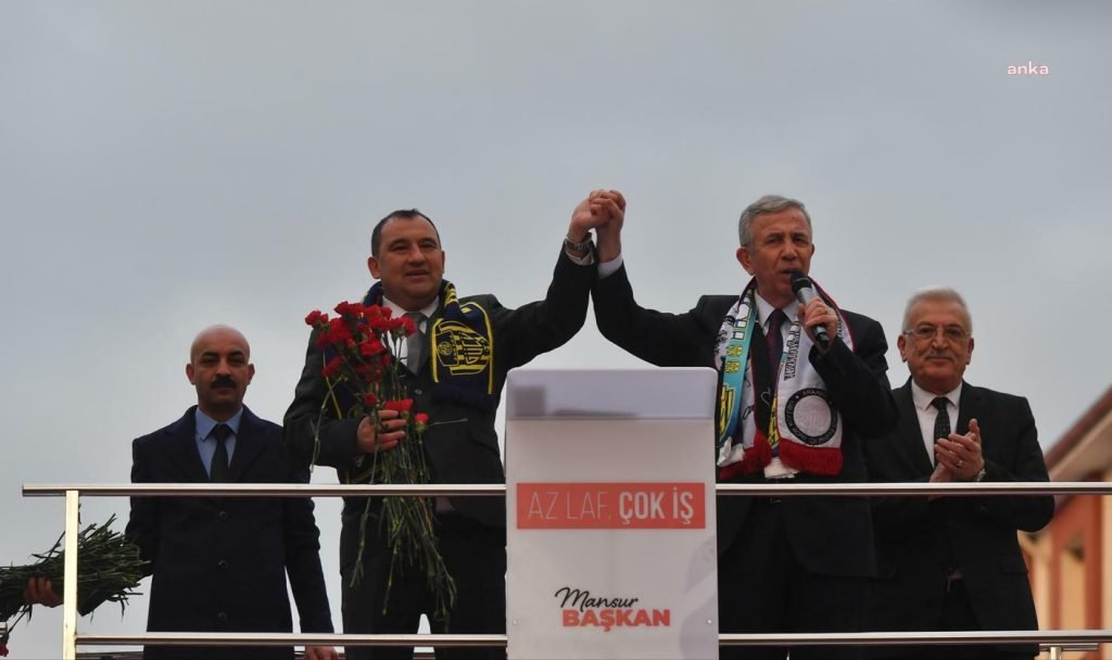 mansur-yavas-elmadagda-keciorende-50-bin-aileye-destek-oluyoruz-siz-yonettiginiz-ilcede-50-bin-destege-ihtiyaci-olan-aileyi-bilmiyorsaniz-hic-bu-konulardan-bahsetmeyeceksiniz