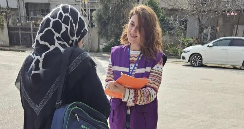 Adana B&uuml;y&uuml;kşehir Belediyesi tarafından Y&uuml;reğir&rsquo;de kadınlara y&ouml;nelik yapılan saha &ccedil;alışması