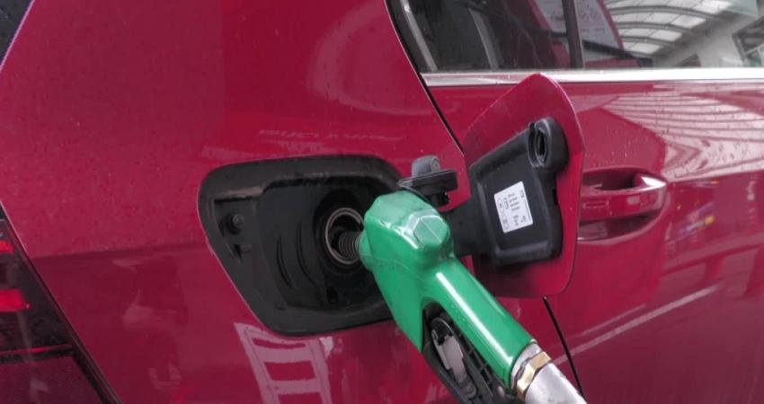 Zam yağmuru durmak bilmiyor. Motorin fiyatlarına dün gece yarısından itibaren