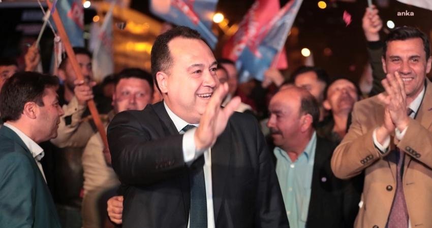 Akhisar Belediye Başkanı Besim Dutlulu, CHP Manisa B&uuml;y&uuml;kşehir Belediye Başkan