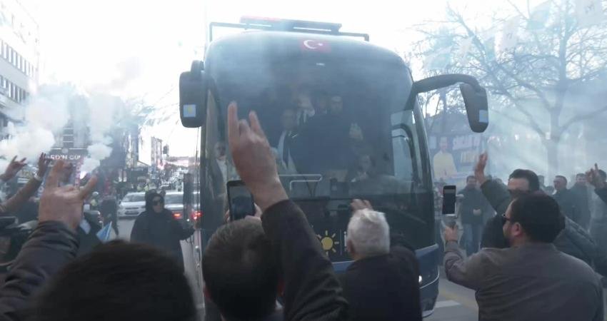İYİ Parti Genel Başkanı Meral Akşener, Sincan'daki esnaf ziyareti öncesi