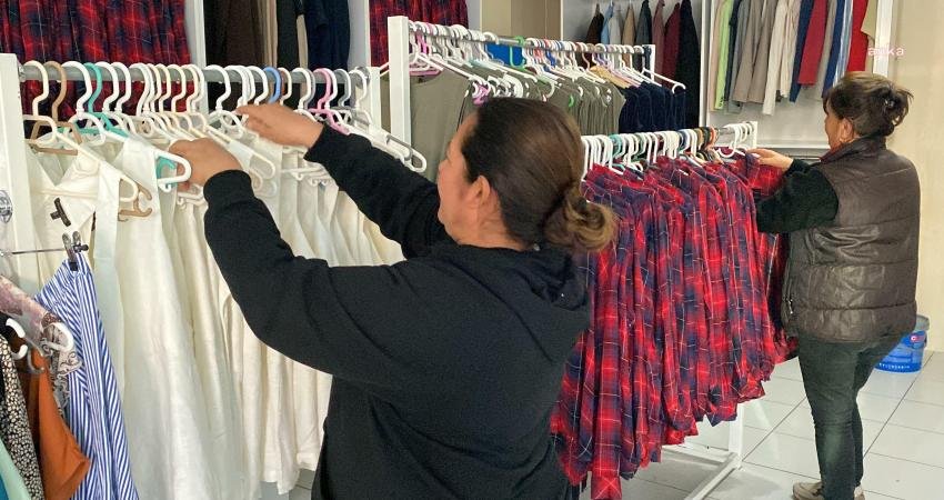 Antalya Büyükşehir Belediyesi, 2 Bin 403 Personeliyle Afetzedelerin Yanında Antalya Büyükşehri Belediyesi, selden en çok etkilenen mahallelerde hayatı normale