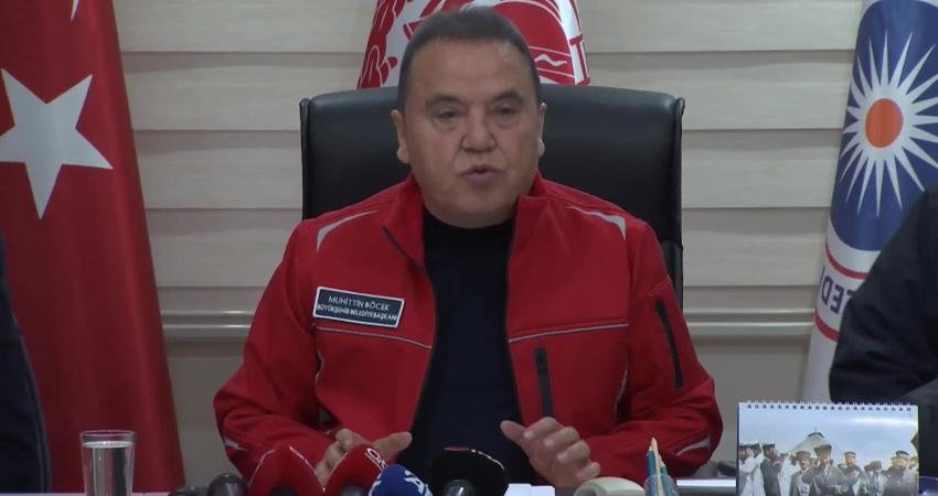 Antalya Büyükşehir Belediye Başkanı Muhittin Böcek, kent merkezinde metrekareye 300