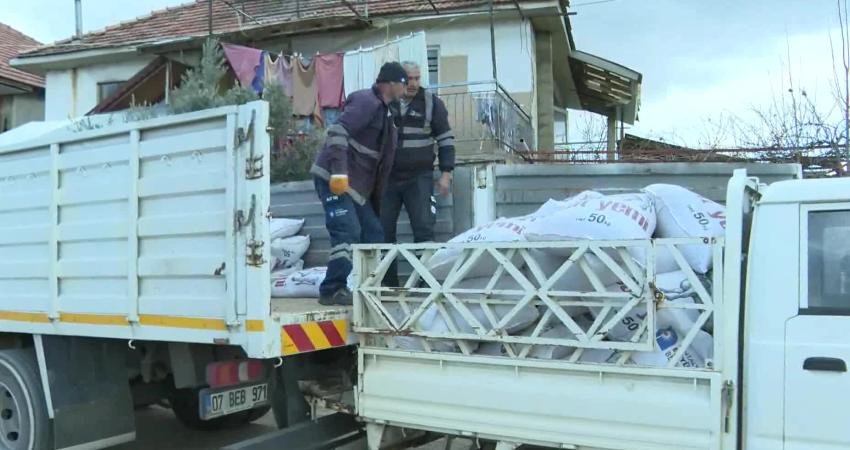 Yerelden kalkınma hedefiyle üreticiye desteklerini sürdüren Antalya Büyükşehir Belediyesi, Korkuteli’nde