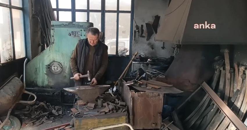 Aydın'ın Karacasu ilçesinde 27 yıldır demircilik yapan Ali Duran, son