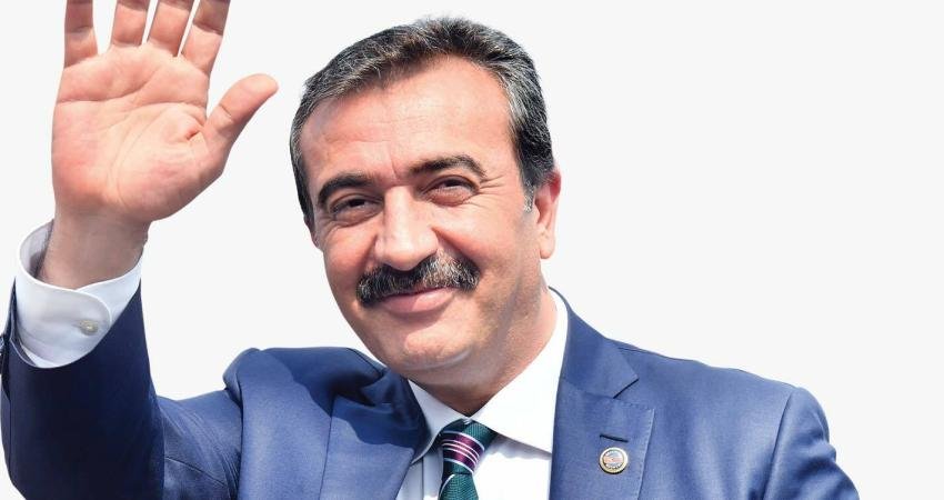 Belediye Başkanı Soner Çetin: “Çukurova’da Hizmet Kesintiye Uğramayacak” Çukurova Belediye Başkanı Soner Çetin, 10 yıl boyunca hiçbir siyasi
