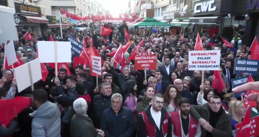 CHP’nin Bayraklı Belediye Başkanı Adayı İrfan Önal Seçim Startını Verdi CHP’nin Bayraklı Belediye Başkanı Adayı olarak gösterdiği İrfan Önal, Bayraklı'da