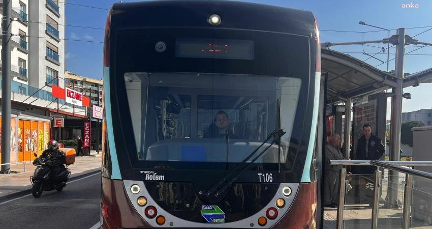 Çiğli Tramvayı “Kırmızı” ve “Mavi” Hatla İzmirlilerin Hizmetinde İzmir Büyükşehir Belediyesi’nin 27 Ocak’ta hayata geçirdiği ve günde 30