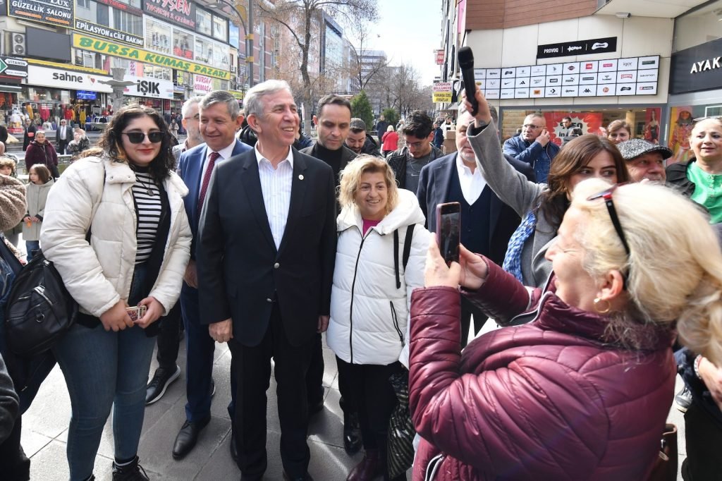 mansur-yavas-insanlarin-gezerken-huzur-buldugu-keyif-aldigi-bir-ankarayi-hep-birlikte-gerceklestirecegiz