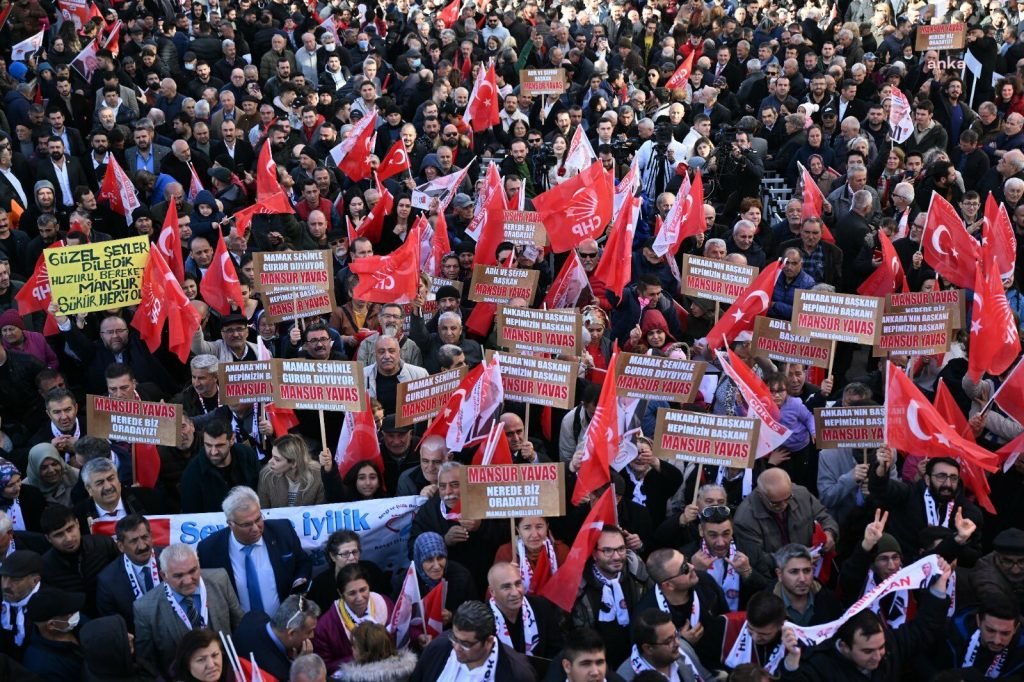 mansur-yavas-mamakta-eger-bir-belediye-baskani-kendi-ilcesinde-destege-ihtiyaci-olanlari-bilmiyorsa-orada-nasil-yoneticilik-yapiyor-hodri-meydan-cevre-bakanligindan-mi-alacak-nereden