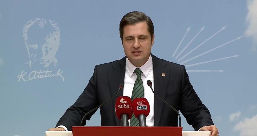 CHP Sözcüsü Deniz Yücel, "Anayasaya darbe yapılması demek, ülkede kuralsızlığın
