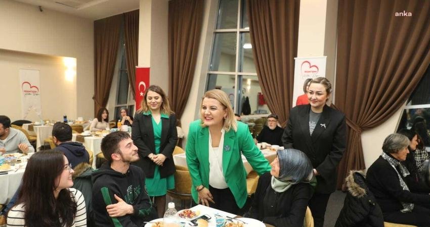 İzmit Belediye Başkanı Fatma Kaplan Hürriyet, Kahramanmaraş merkezli 6 Şubat