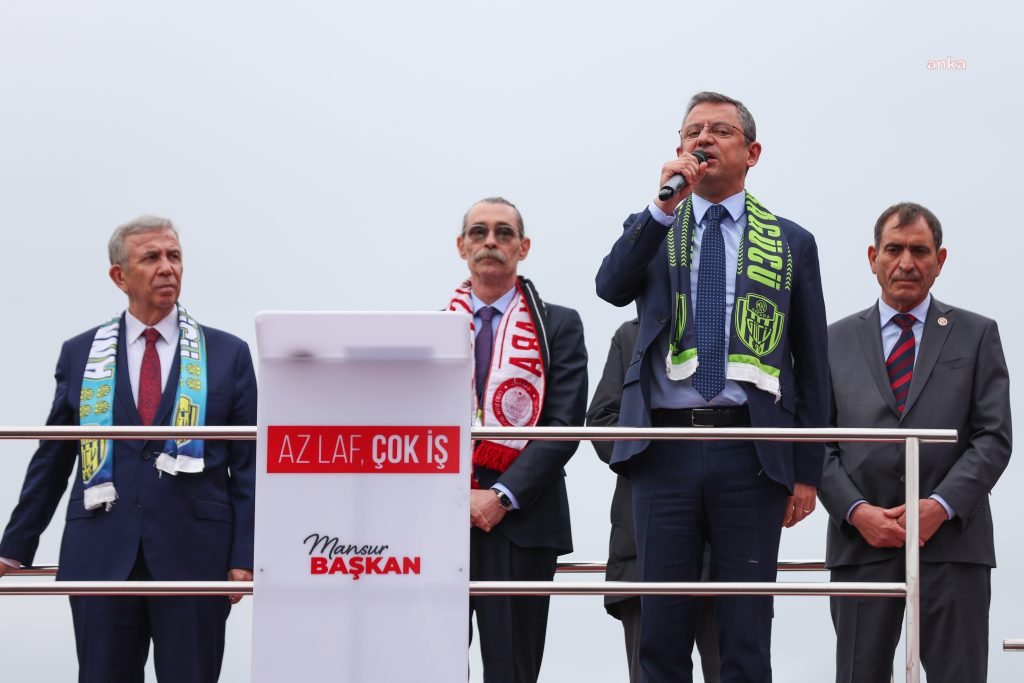 ozgur-ozel-bugun-herkes-sevdigine-kosturuyor-tayyip-bey-de-bugun-misira-gitmis-misirda-sisiye-kosturmus