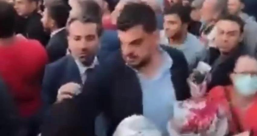 Elazığ’da eski bakanlar S&uuml;leyman Soylu ve Murat Kurum&rsquo;un &ouml;n&uuml;nde gazeteci