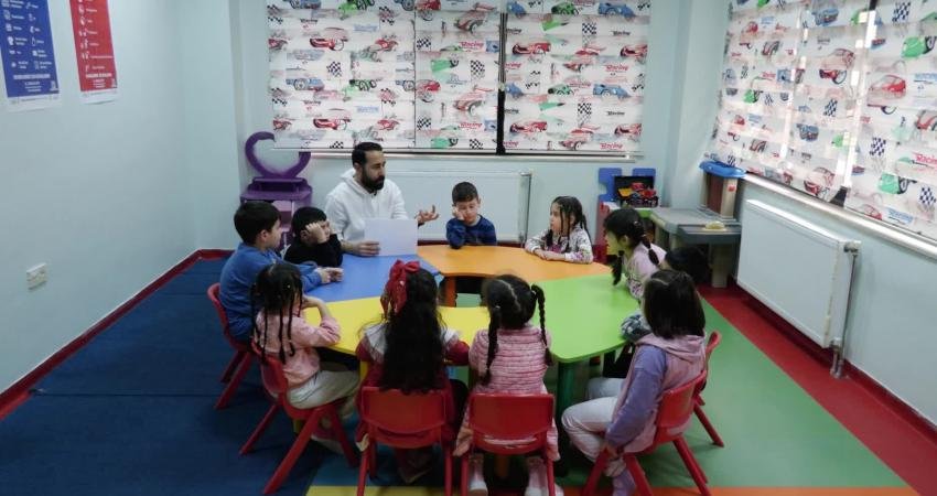 Esenyurt Belediyesi, 11 kreşinde eğitim gören çocuklara oyunlar eşliğinde “Afet