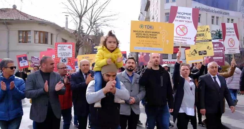 MELTEM KARAKAŞ Eskişehir K&ouml;pr&uuml;başı&rsquo;nda bir araya gelen TOKİ mağdurları Ulus