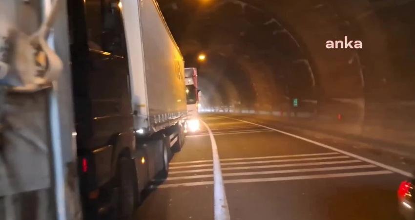 Tır şoförleri, Sarp Sınır Kapısı'nda oluşan uzun kuyruklara tepki gösterdi. Tır