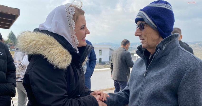 İzmit Belediye Başkanı Fatma Kaplan Hürriyet, Kabaoğlu Mahallesi’nin sakinleriyle buluştu. 