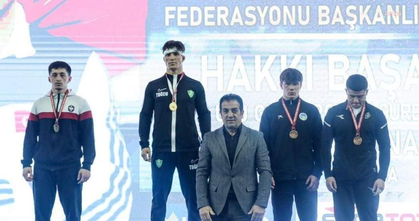 İzmit Belediyespor Güreş Takımı, U20 Türkiye Güreş Şampiyonası’ndan başarı ile