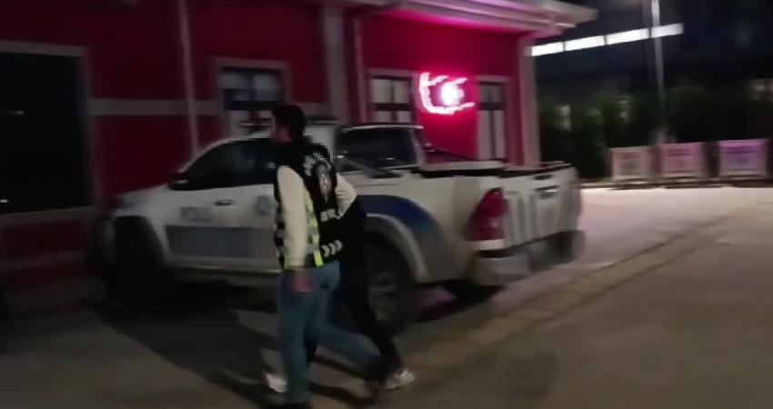 Esenyurt’ta yaya g&uuml;venliğini tehlikeye d&uuml;ş&uuml;rerek kaldırımda giden TIR s&uuml;r&uuml;c&uuml;s&uuml;ne 10