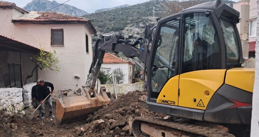 İZSU Genel Müdürlüğü, Karaburun Cumhuriyet Caddesi’nde yeni kanalizasyon şebekesi hattı