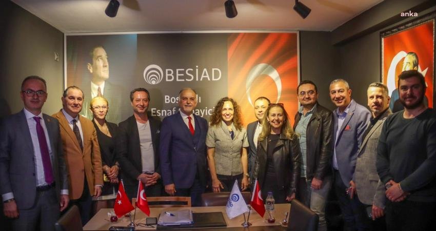 Cumhuriyet Halk Partisi Karşıyaka Belediye Başkan Adayı Yıldız İşçimenler Ünsal,