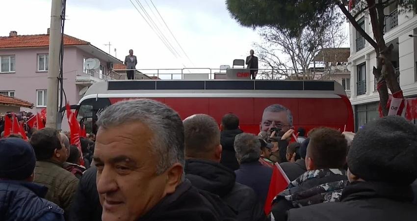 CHP Genel Başkanı Özgür Özel'in Kınık'taki Halk Buluşması'nda konuşan Kınık