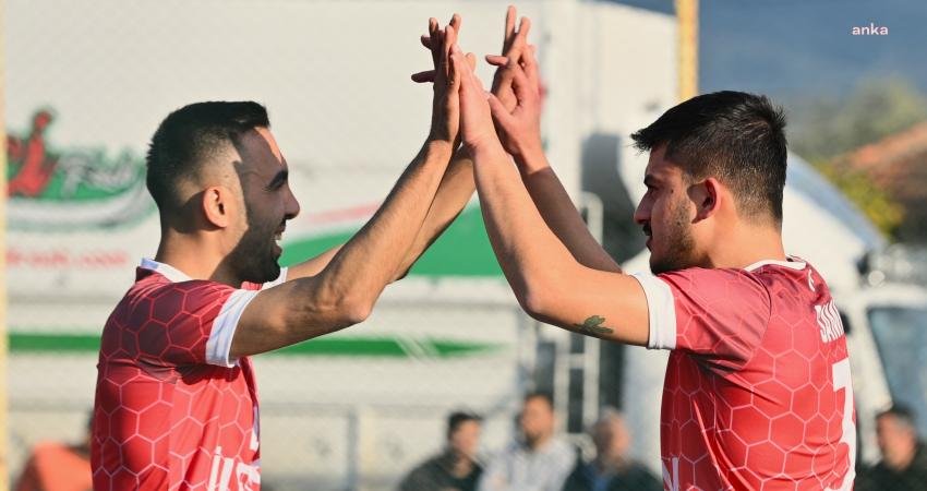 Kumluca Belediyesi’nin kuruluşunun 70. yılı etkinlikleri kapsamında düzenlenen Halı Saha