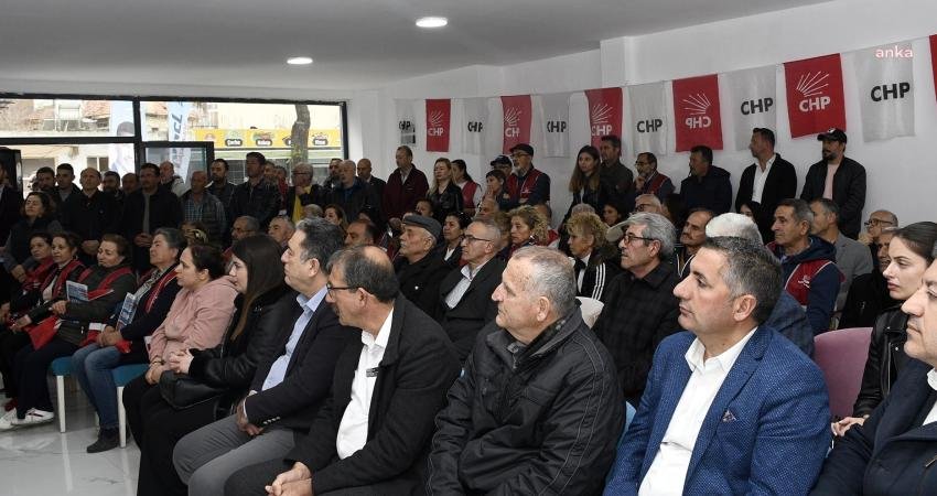 Kuşadası Belediye Başkanı &Ouml;mer G&uuml;nel, Davutlar Mahallesi ziyaretinde, &ldquo;5 yılın