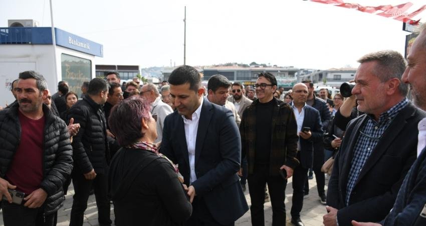 Kuşadası Belediye Başkanı &Ouml;mer G&uuml;nel, Nazilli Pazarı’nı ziyaret ederek, esnaf