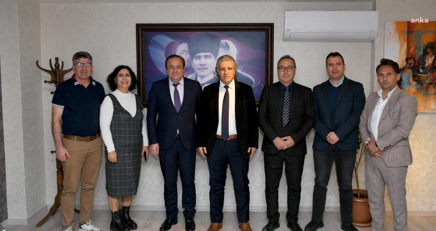 Kuşadası Kaymakamı İbrahim Keklik, Kuşadası Belediyesi Ek Hizmet Binası&rsquo;nı ziyaret