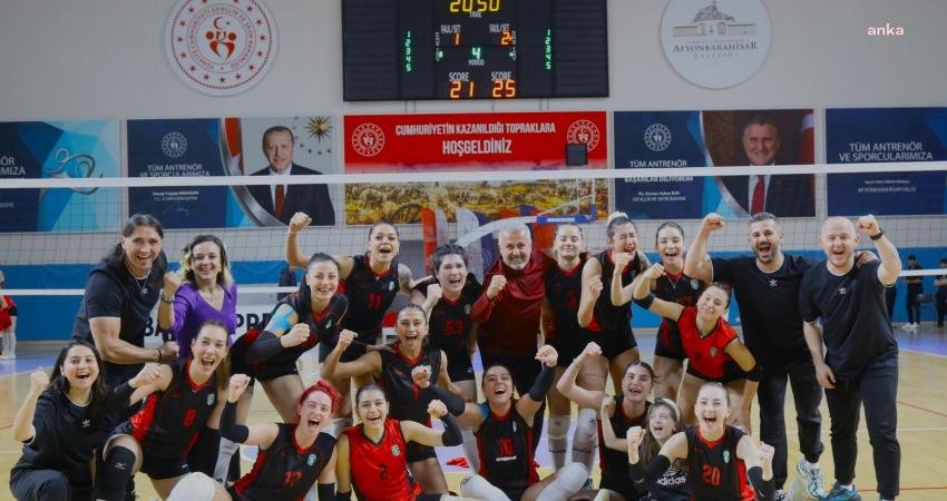 Voleybol Kadınlar 2. Ligi’nde mücadele eden Manavgat Belediyespor Kadın Voleybol