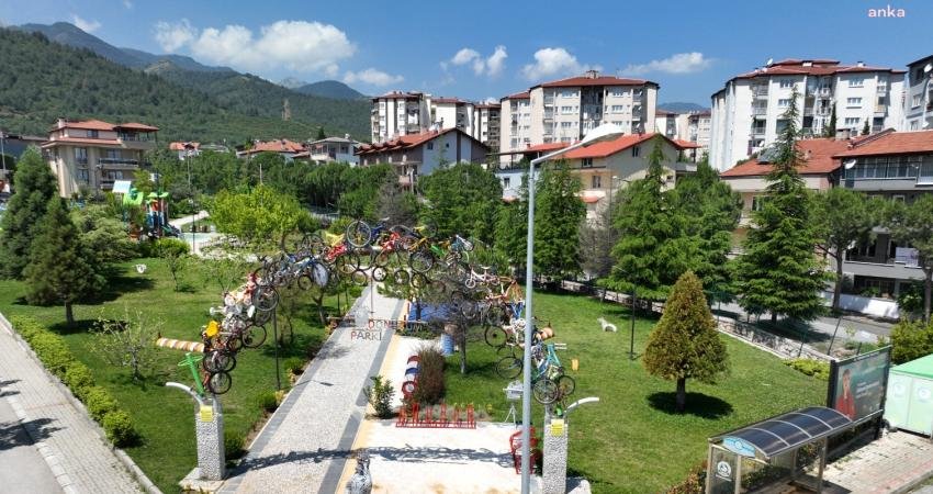 Merkezefendi Belediyesi tarafından ilçeye kazandırılan Geri Dönüşüm Parkı ziyaretçilerini bekliyor.