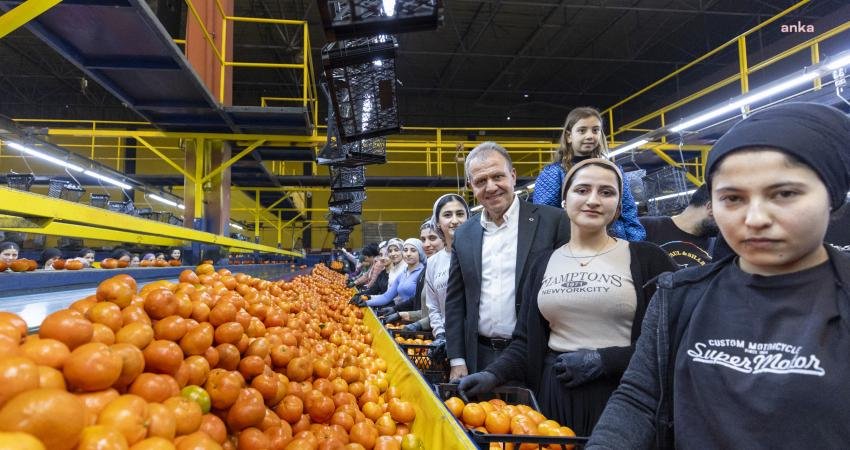 Mersin B&uuml;y&uuml;kşehir Belediye Başkanı Vahap Se&ccedil;er, kentte faaliyet g&ouml;steren bir
