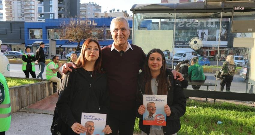 Mezitli Belediye Başkanı Neşet Tarhan, GMK Bulvarı &uuml;zerinde esnaf ve