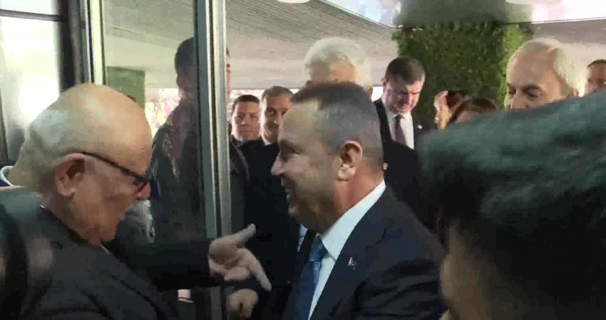 Antalya B&uuml;y&uuml;kşehir Belediye Başkanı ve CHP Antalya B&uuml;y&uuml;kşehir Belediye Başkan