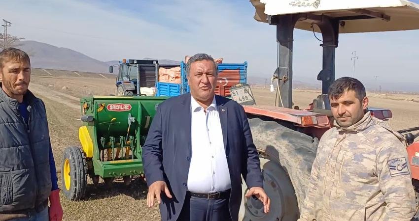 CHP Niğde Milletvekili Ömer Fethi Gürer, merkeze bağlı Yıldıztepe beldesinde