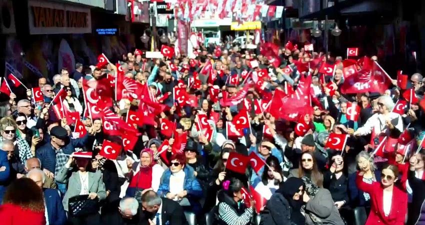 CHP Genel Başkan Yardımcısı ve İstanbul Milletvekili &Ouml;zg&uuml;r Karabat, Tokat’ta
