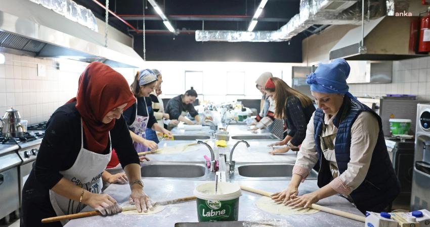 &Ccedil;ankaya Belediyesi’nin en &ccedil;ok ilgi g&ouml;ren eğitimlerinden “Pastacı &Ccedil;ırağı” kursu