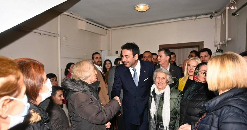 Beşiktaş Belediye Başkanı Rıza Akpolat, CHP’nin Beşiktaş İlçe Başkanlığı’nı ziyaret