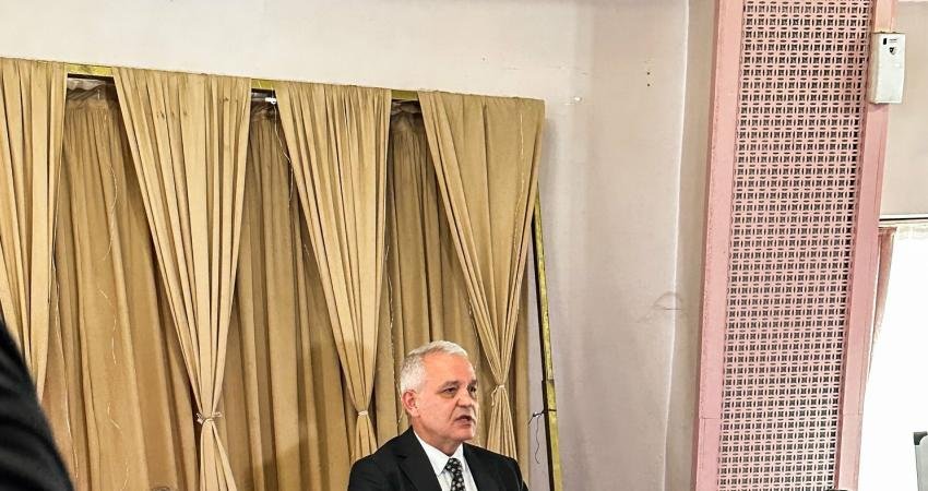 CHP Mamak adayı Veli G&uuml;nd&uuml;z Şahin’in esnaf ziyaretleri sırasında Iraklı