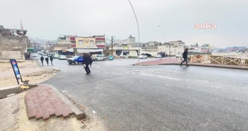Şanlıurfa’da etkili olan sağanak yağış, cadde ve sokaklarda su birikintilerine