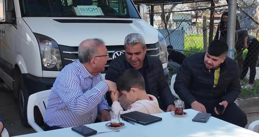 Seyhan Belediye Başkanı Akif Kemal Akay, hafta sonunu il&ccedil;enin mahallelerini